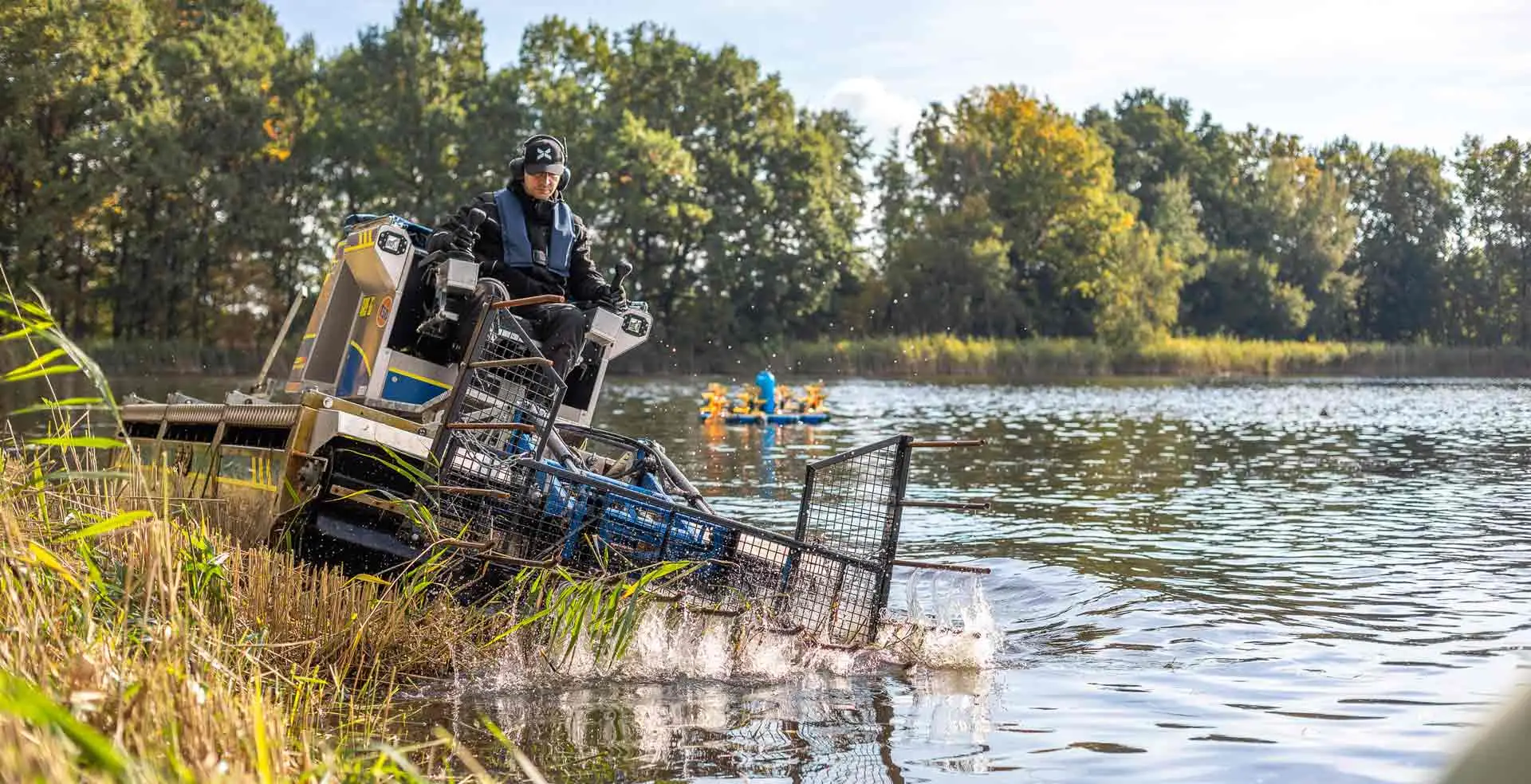 Truxor cutting reeds